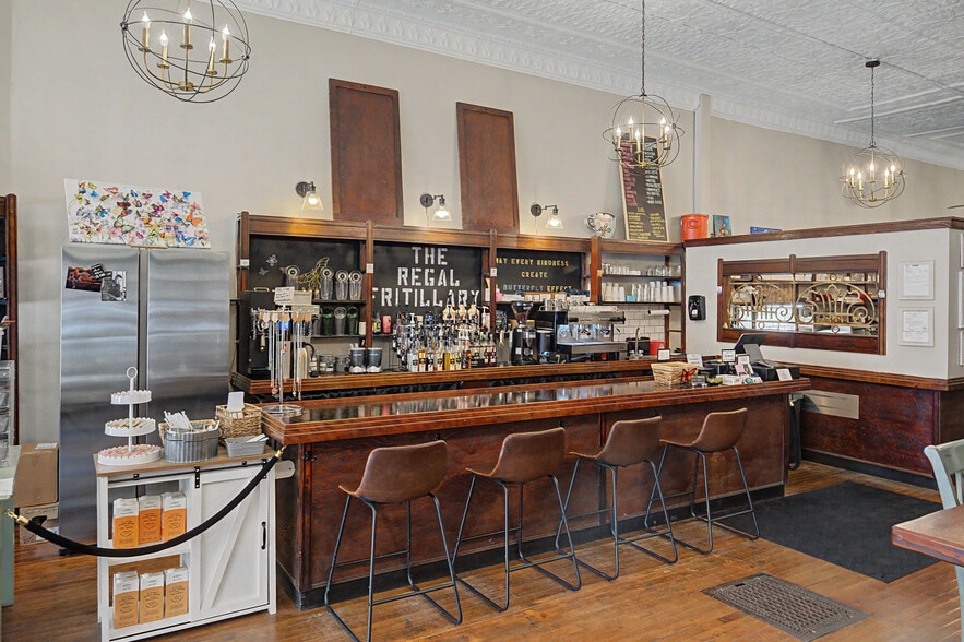 More Photos Of 806 12th St, Belle Plaine Storefront Retail Residential For Sale