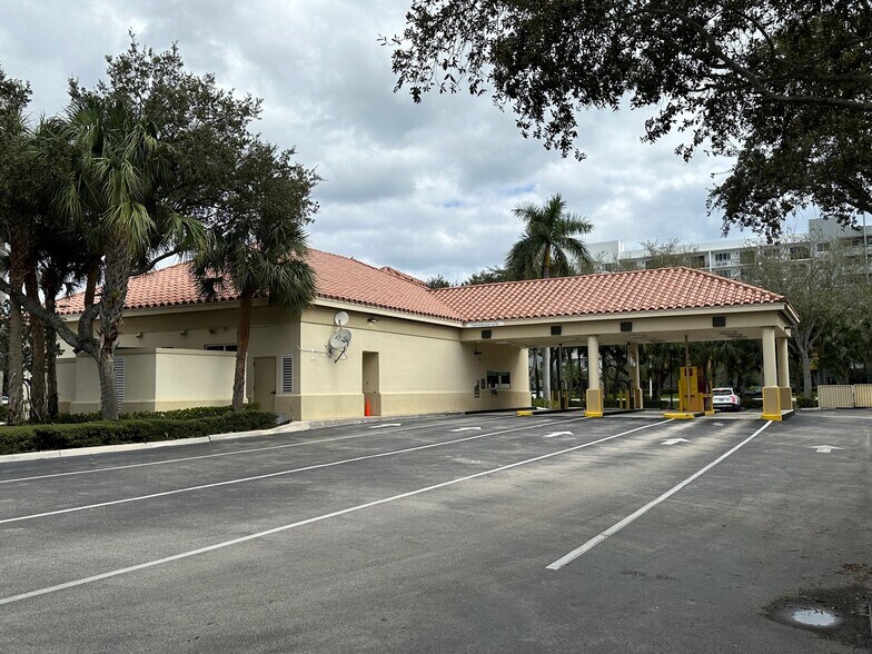 More Photos Of 5131 Congress Ave, Boca Raton General Retail For Sale