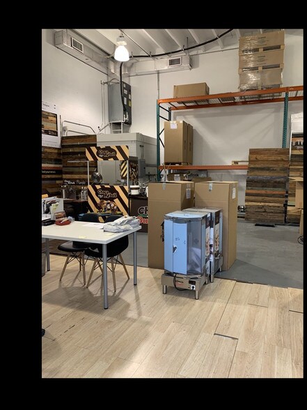 More Photos Of 8285 NW 64th St, Miami Light Distribution For Lease