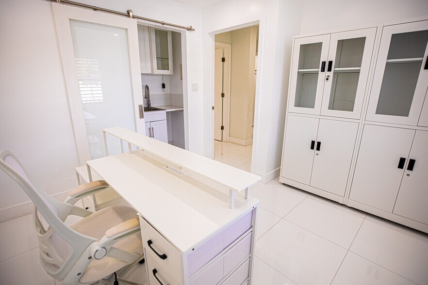 More Photos Of 2715 W Sligh Ave, Tampa Office Residential For Sale