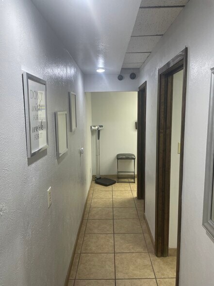 More Photos Of 6330 Broadway Blvd, Garland Office For Sale