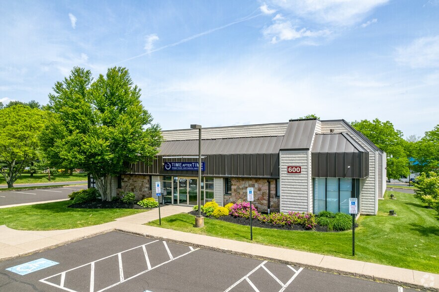 More Photos Of 130 Almshouse Rd, Richboro Medical For Sale