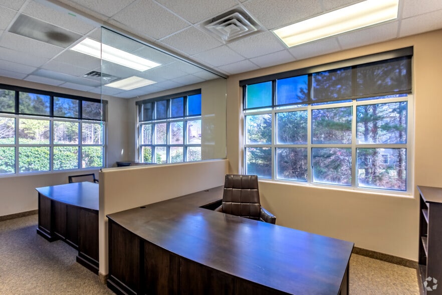 More Photos Of 133 River Park Rd, Mooresville Office For Sale