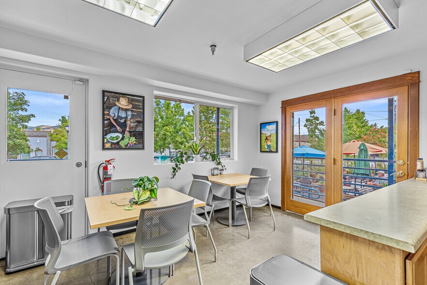 More Photos Of 340 A St, Ashland Office For Sale