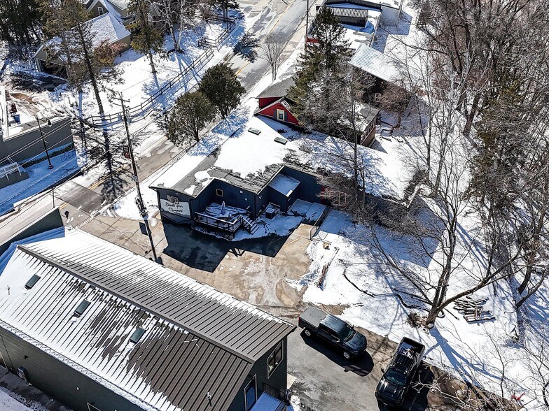 More Photos Of 1774 Riverside Dr, Suamico Freestanding For Lease