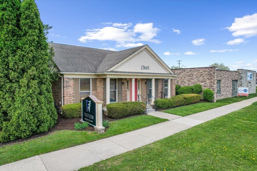 More Photos Of 27445 Southfield Rd, Southfield Medical For Sale