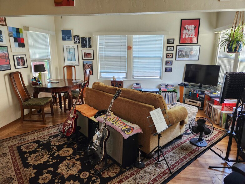 More Photos Of 823-825 Wheeler St, Santa Rosa Apartments For Sale