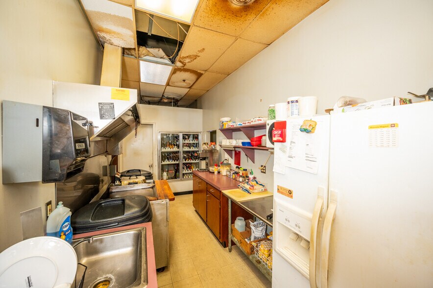 More Photos Of 1849 Gardner Ln NW, Corydon Sports And Entertainment For Sale