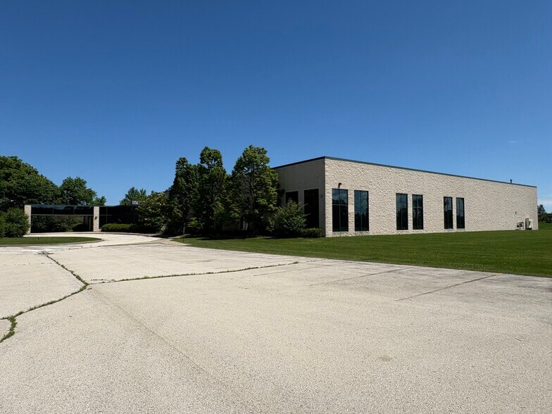 Primary Photo Of 9980 S Oakwood Park Dr, Franklin Manufacturing For Sale
