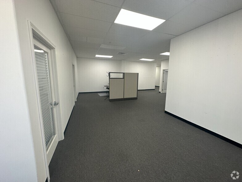 More Photos Of 2640 Old Denton Rd, Carrollton Storefront For Lease