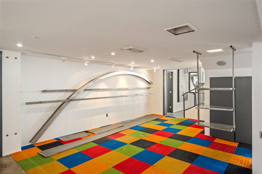 More Photos Of 515 22nd St, Galveston General Retail For Sale