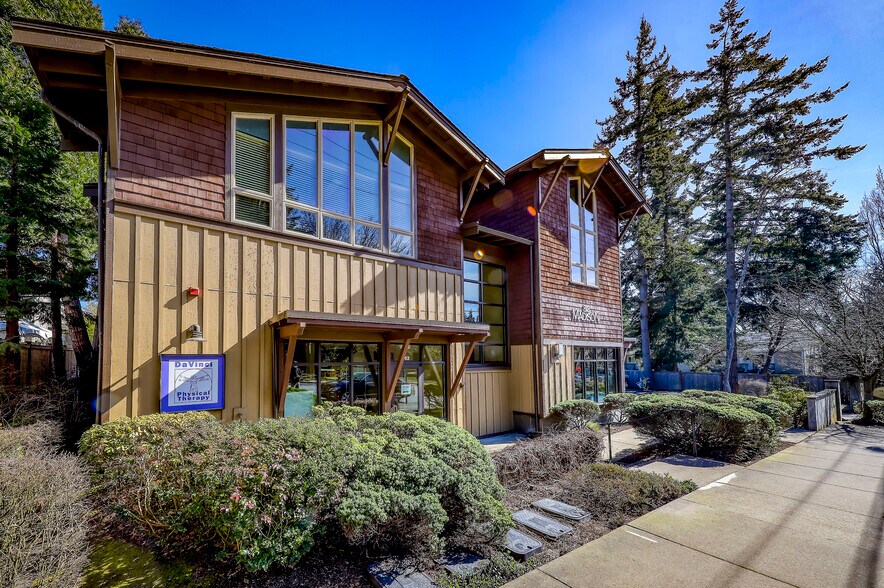 More Photos Of 818 Madison Ave N, Bainbridge Island Office For Sale