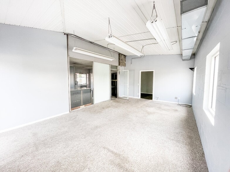 More Photos Of 1030 Wapakoneta Ave, Sidney Freestanding For Sale