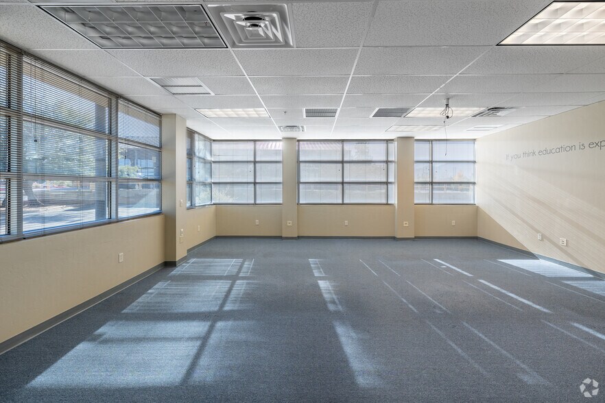 More Photos Of 500 N Garden Ave, Sierra Vista Office For Lease