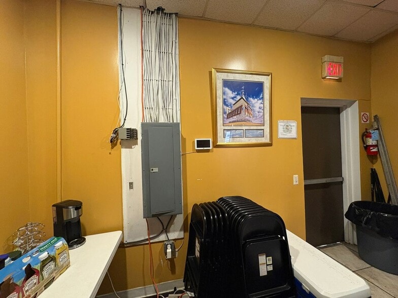 More Photos Of 97 Yost Pl, Capitol Heights Fast Food For Sale