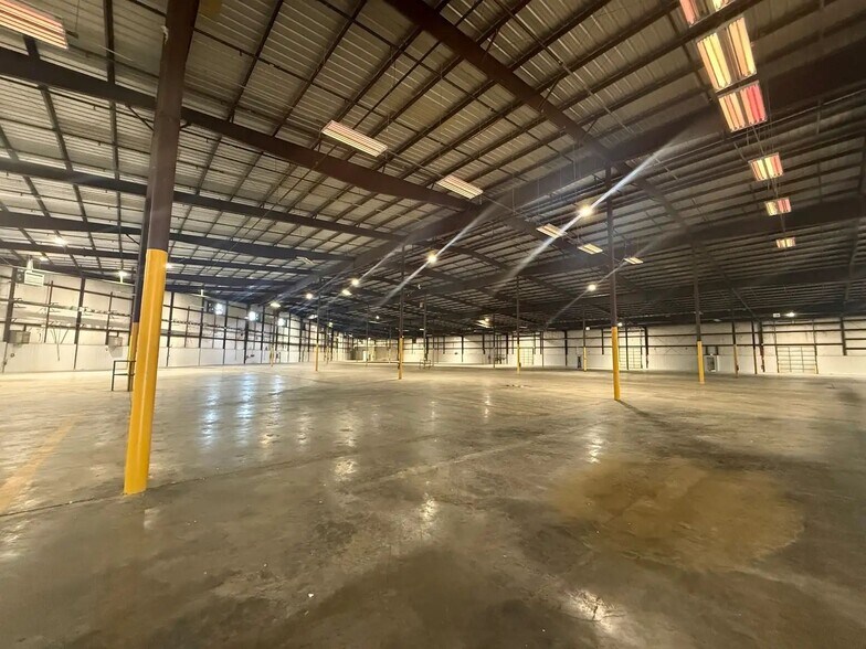 More Photos Of 2929 Louisville Ave, Monroe Warehouse For Lease