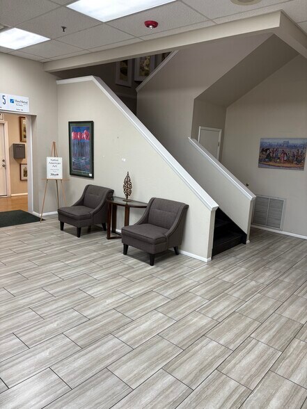 More Photos Of 222 E Eufaula St, Norman Office For Lease