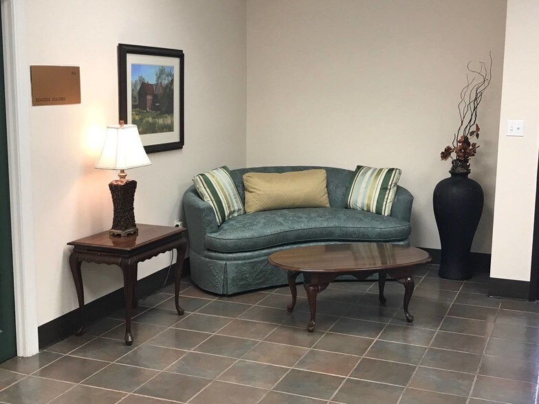 More Photos Of 3959 Electric Rd, Roanoke Office For Lease