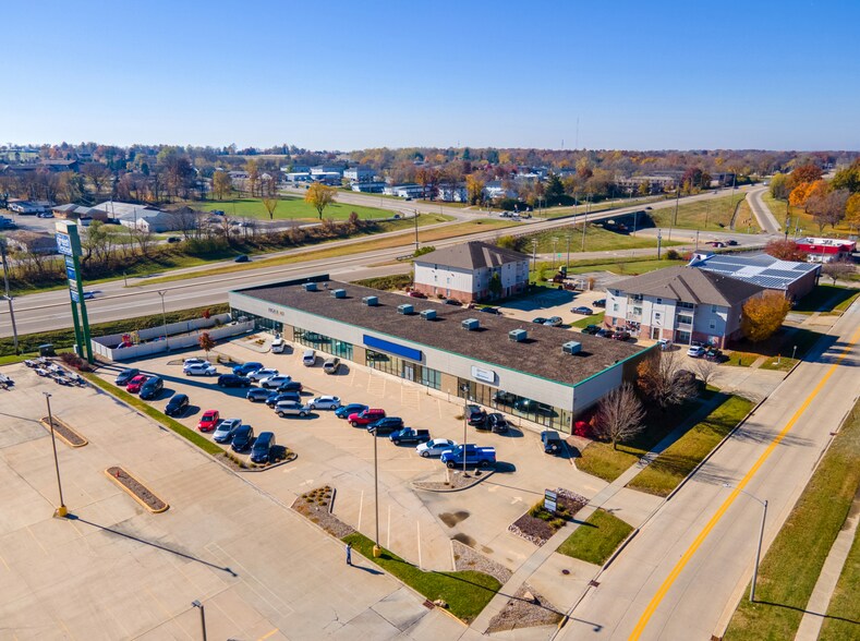 More Photos Of 1716 R T Dunn Dr, Bloomington Storefront Retail Office For Lease