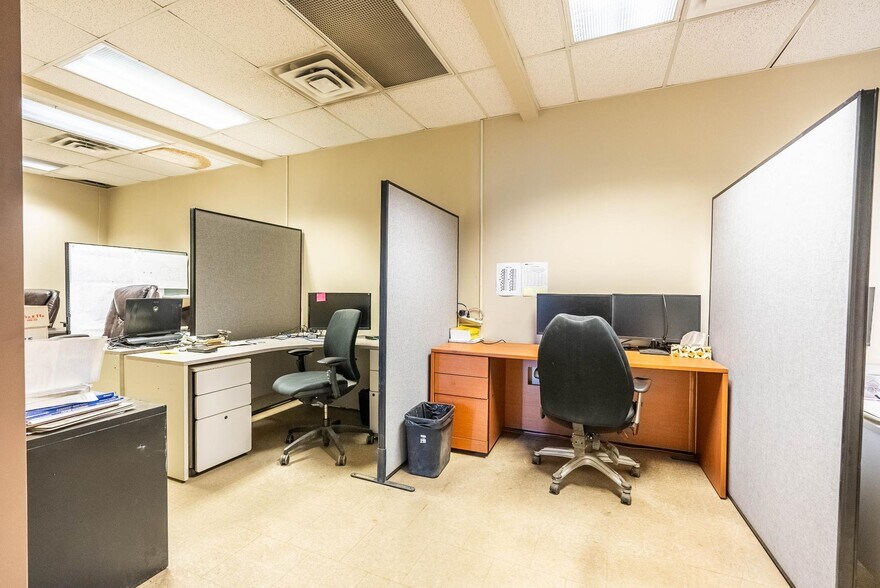 More Photos Of 2555 Maley Dr, Sudbury Warehouse For Sale