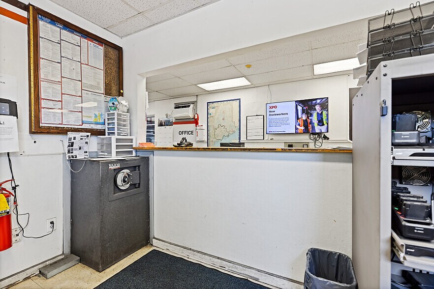 More Photos Of 122 Lyons Rd, Sidney Industrial For Sale