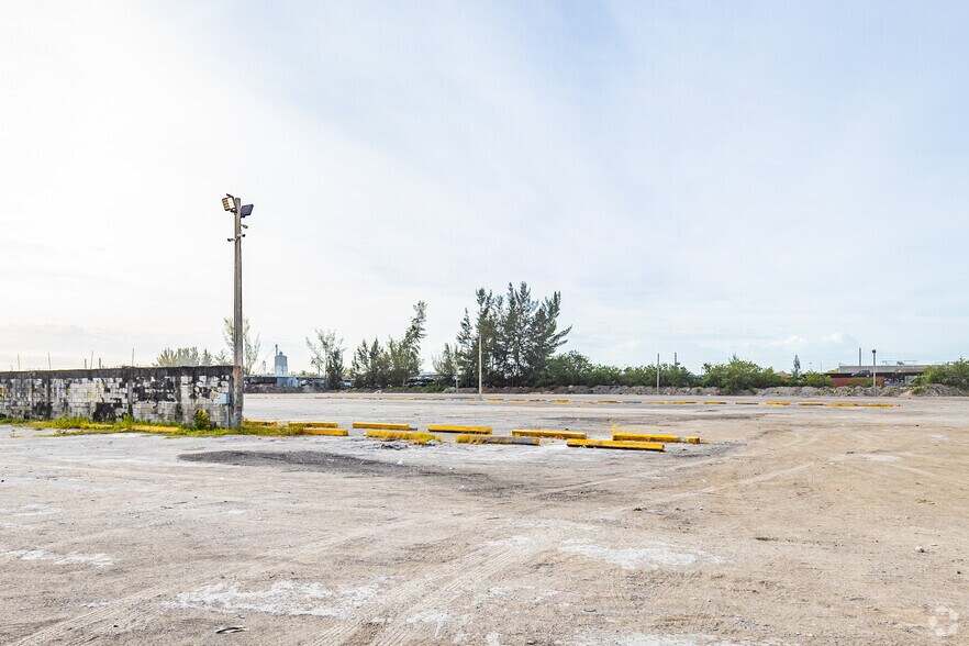 More Photos Of 13045 Cairo Ln, Opa Locka Land For Lease