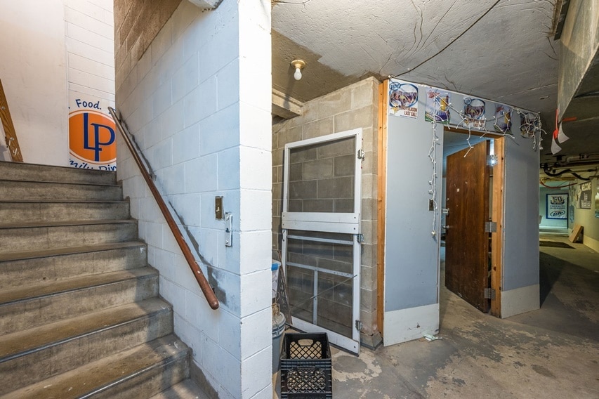 More Photos Of 236 E Maine St, Amboy Specialty For Sale