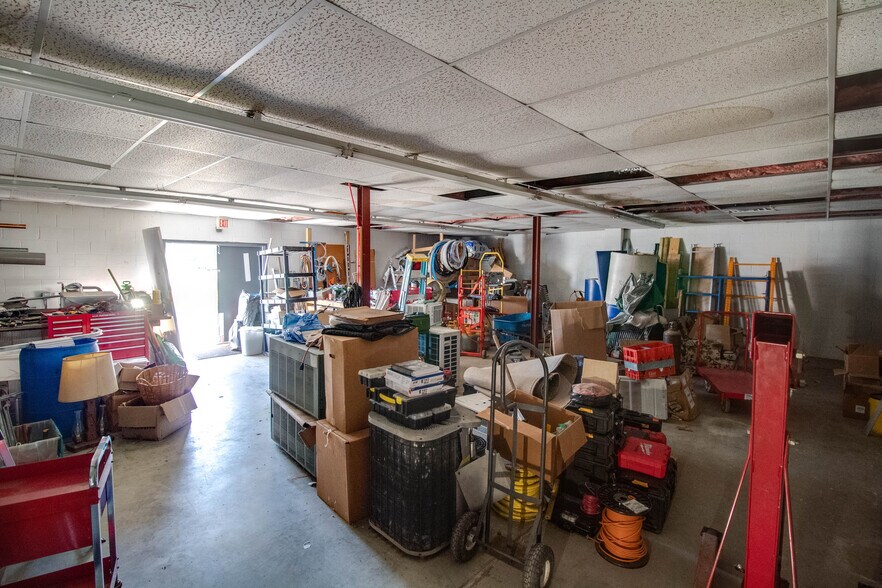 More Photos Of 609 S State St, Jerseyville General Retail For Sale