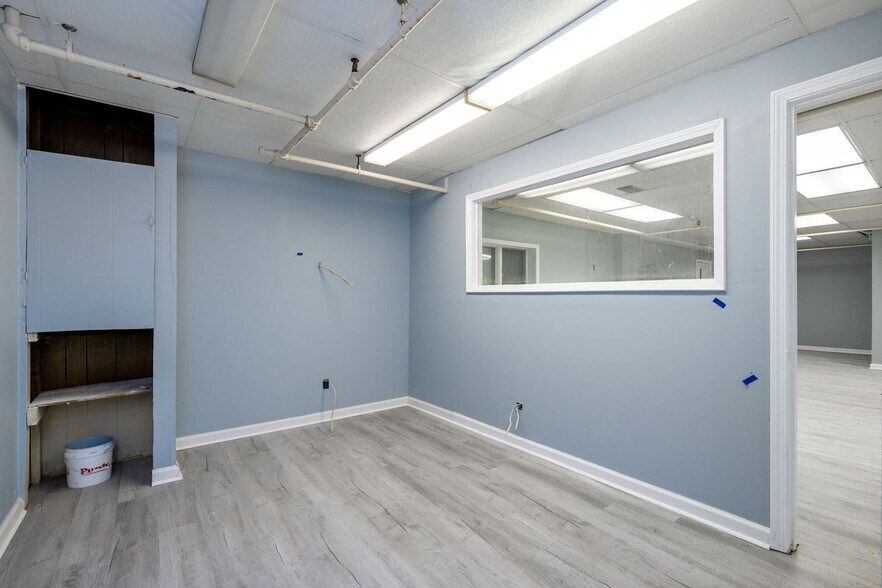 More Photos Of 335 Baxter Ave, Louisville Warehouse For Lease