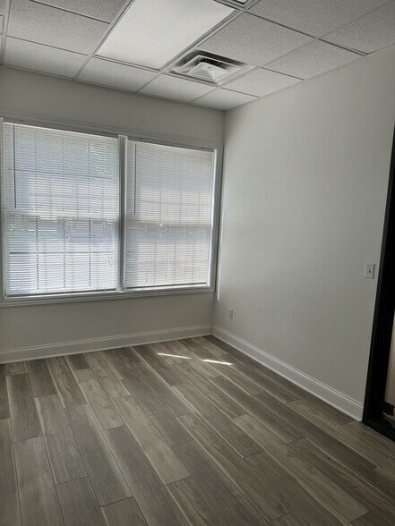 More Photos Of 8155 Annsbury Dr, Utica Office For Lease