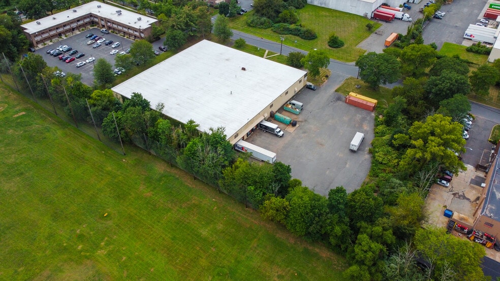 More Photos Of 39 Progress St, Edison Warehouse For Sale