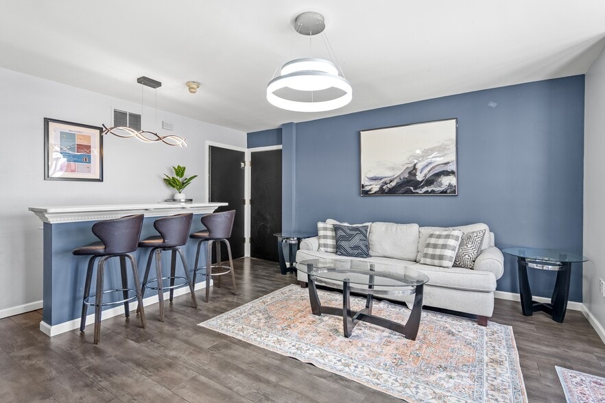 More Photos Of 17-19 Silver Ln, East Hartford Apartments For Sale