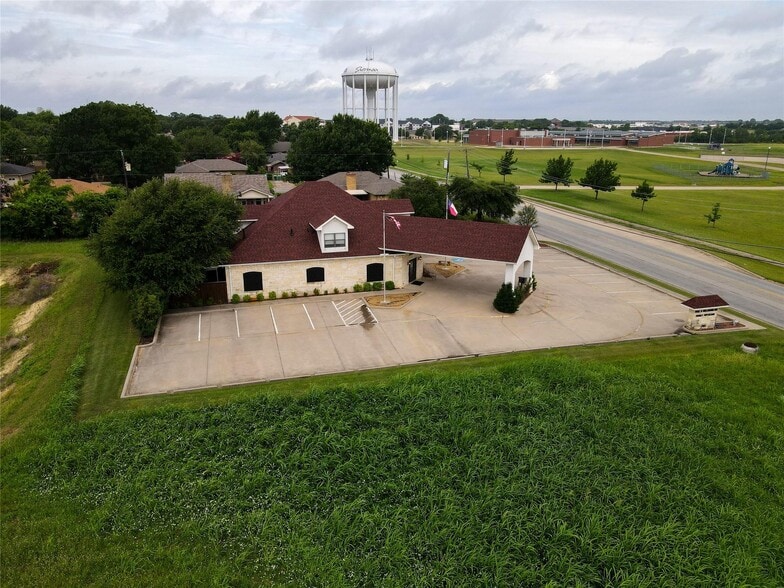 More Photos Of 1700 Gallagher Dr, Sherman Medical For Sale