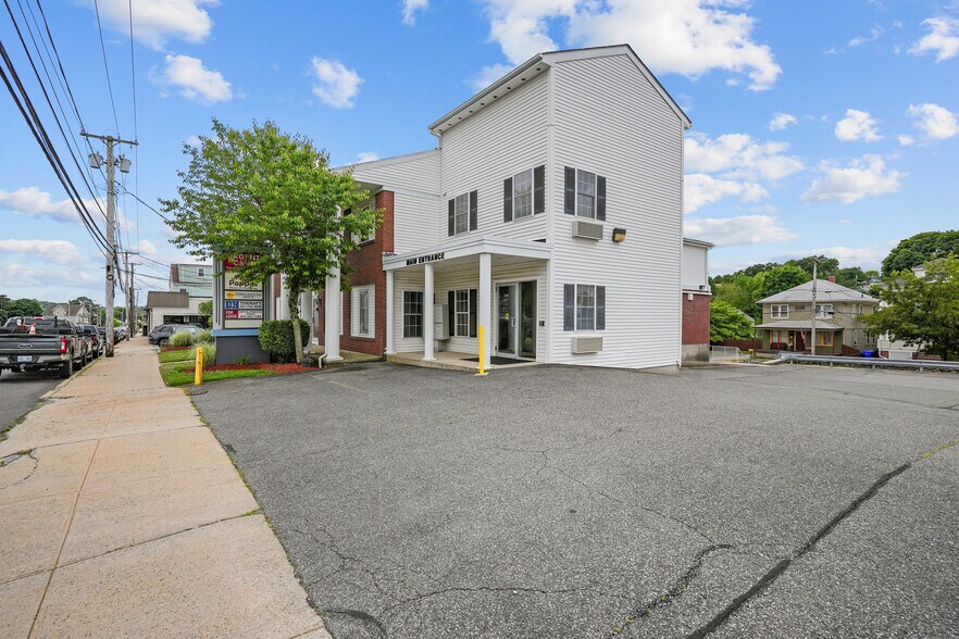 More Photos Of 100 Smithfield Ave, Pawtucket Medical For Sale