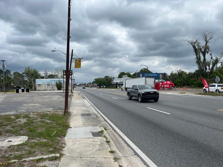 More Photos Of 207 N Temple Ave, Starke Auto Repair For Sale