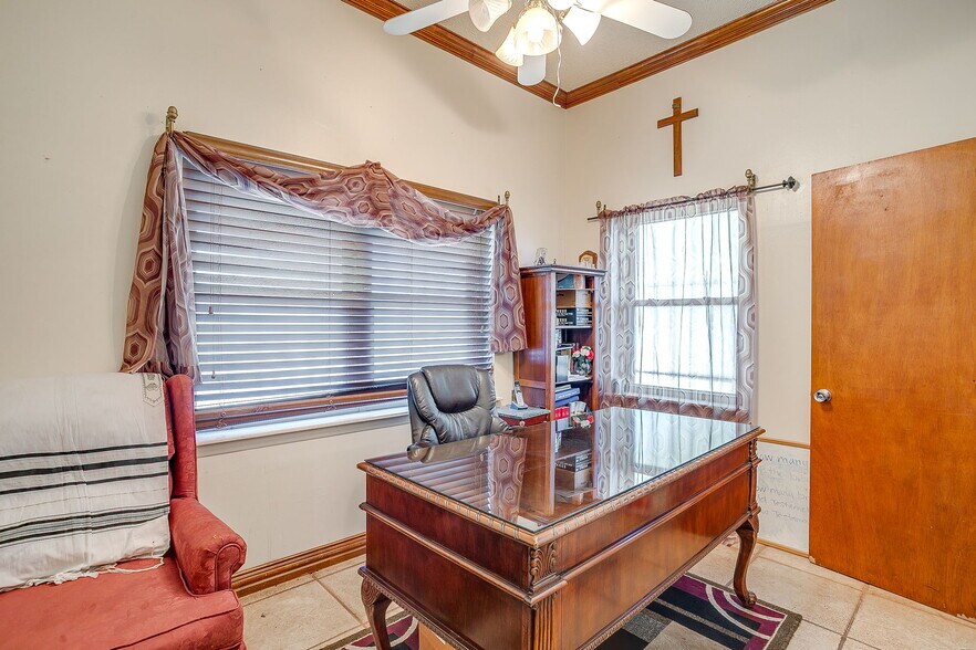 More Photos Of 1201 Bessie St, Fort Worth Flex For Sale