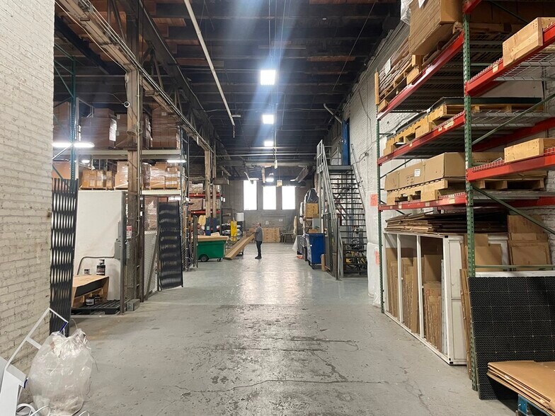 More Photos Of 701 N Albany Ave, Chicago Warehouse For Lease