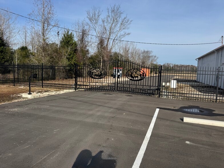 More Photos Of 2028 Travis Rd, Columbia Specialty For Sale