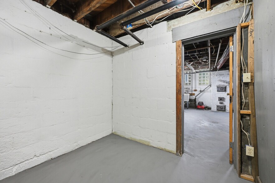 More Photos Of 350 Center Ave, Pittsburgh Office For Sale