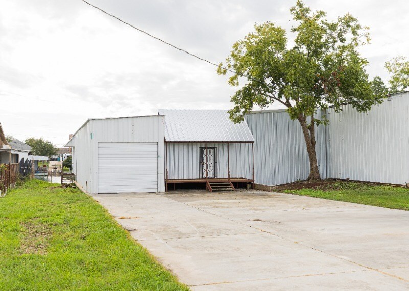 More Photos Of 4824 Pontchartrain Dr, Slidell Light Manufacturing For Sale
