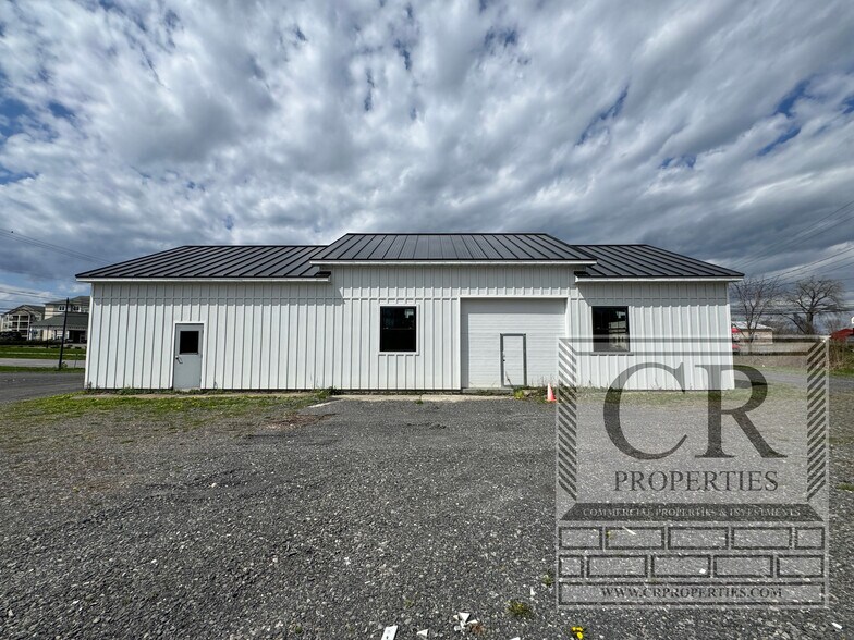 More Photos Of 167 Union Tpke, Hudson Storefront Retail Office For Sale