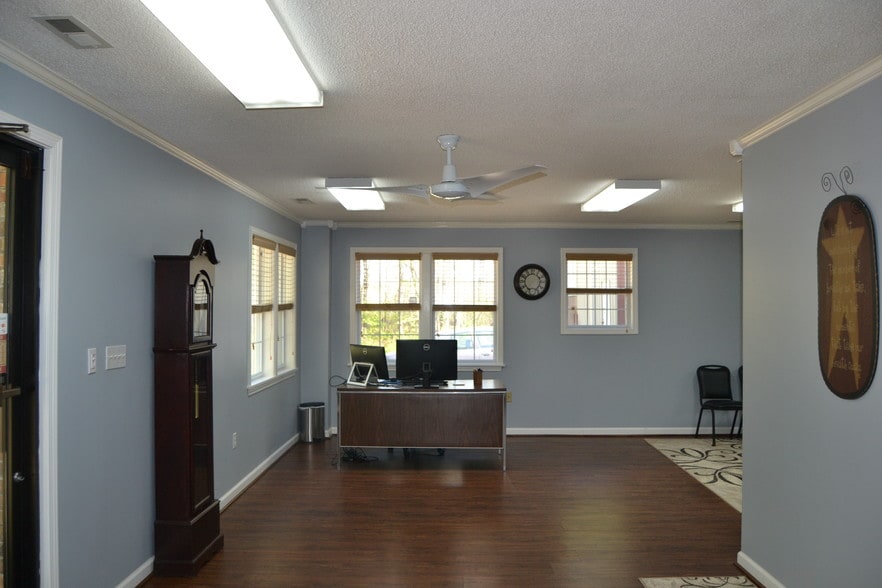 More Photos Of 361 Holcombe Rd, Bremen Warehouse For Lease