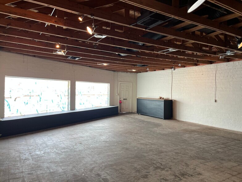 More Photos Of 1100 Austin Hwy, San Antonio Freestanding For Lease