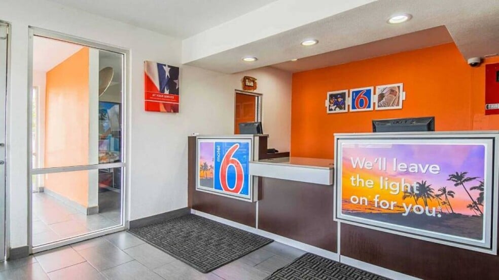 More Photos Of 5241 Olive Tree Ct, Bakersfield Hotel For Sale