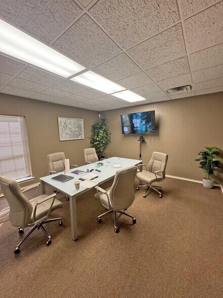 More Photos Of 2511 Texas Dr, Irving Office For Lease