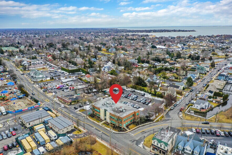 More Photos Of 180 E Main St, Bay Shore Medical For Sale