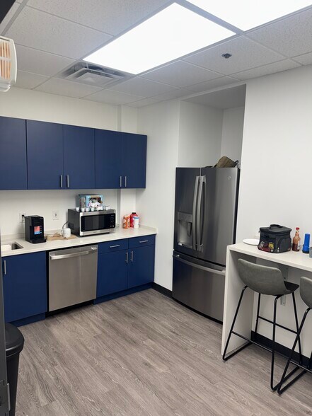 More Photos Of 190 Westridge Industrial Blvd, McDonough Distribution For Lease