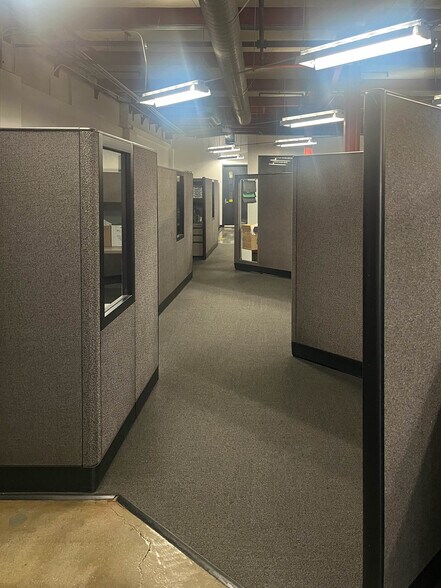 More Photos Of 3686 E Olympic Blvd, Los Angeles Warehouse For Lease
