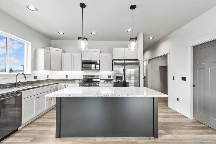 More Photos Of 202 Fletching Way, Belgrade Industrial For Sale