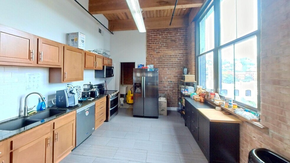 More Photos Of 1100 Sycamore St, Cincinnati Loft Creative Space For Lease